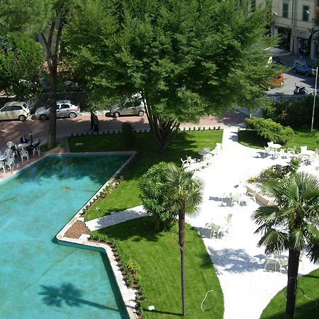 Hotel Della Citta Et De La Ville Forli Bagian luar foto