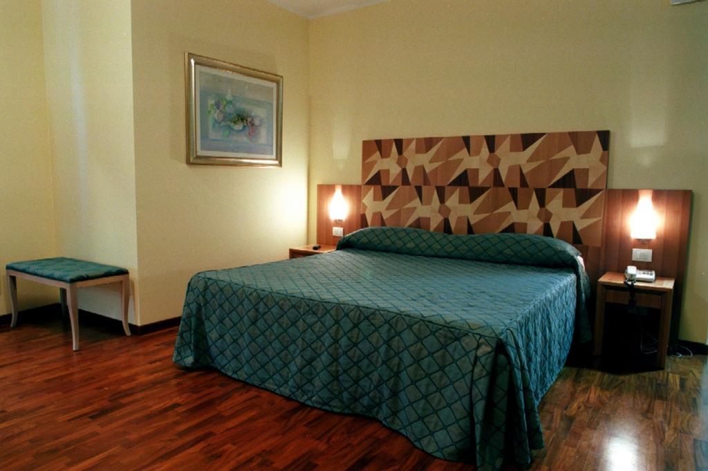 Hotel Della Citta Et De La Ville Forli Ruang foto