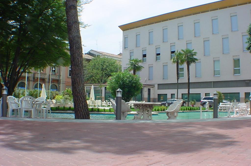 Hotel Della Citta Et De La Ville Forli Bagian luar foto