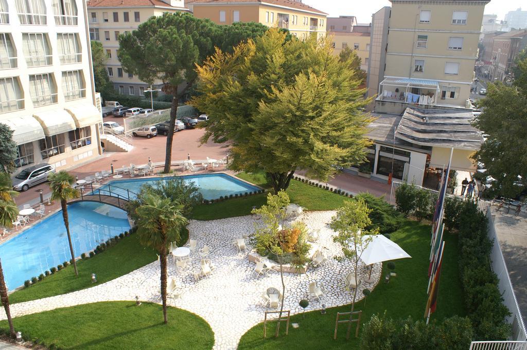 Hotel Della Citta Et De La Ville Forli Bagian luar foto